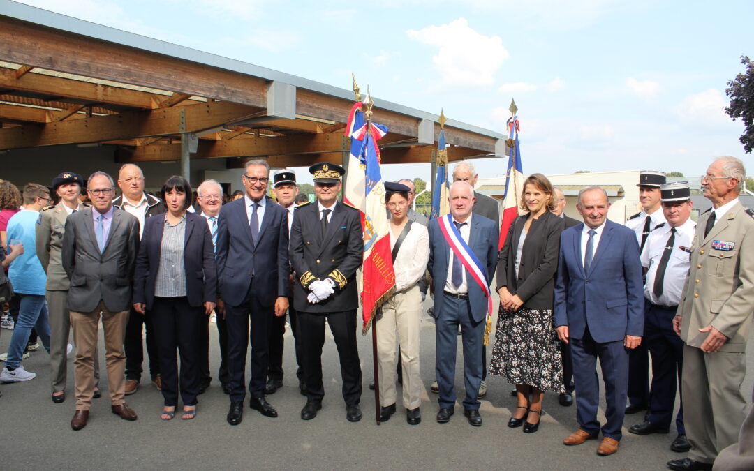 Cérémonie de remise du drapeau